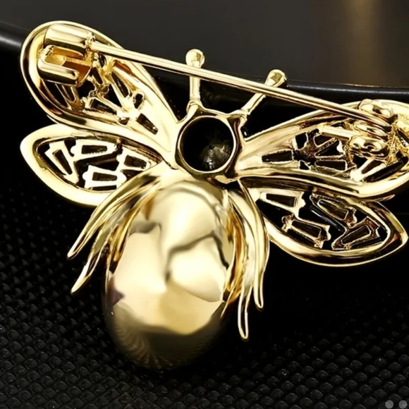 New Vintage Style Insect Brooch - Picture 9 of 10